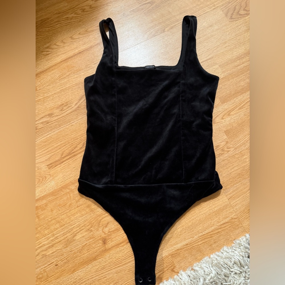 Square neck Bodysuit